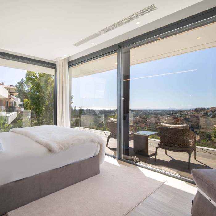 Modern 4 Bedroom Villa in Nueva Andalucia, Marbella | Image 18