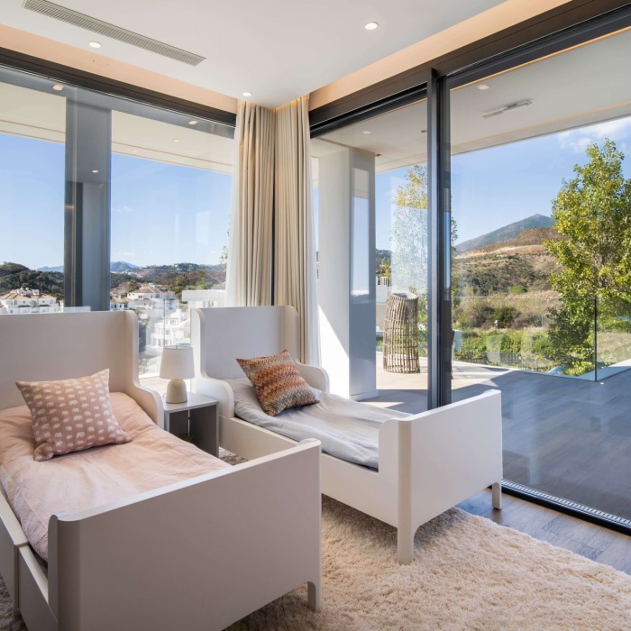 Modern 4 Bedroom Villa in Nueva Andalucia, Marbella | Image 20