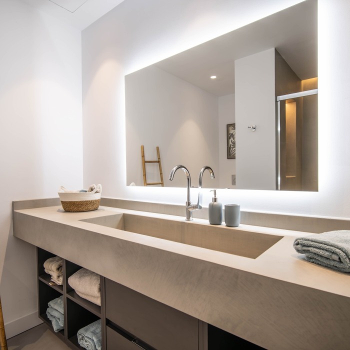 Amazing 3 Bedroom Duplex Penthouse in Marbella Golden Mile | Image 18
