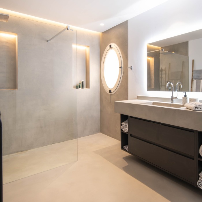 Amazing 3 Bedroom Duplex Penthouse in Marbella Golden Mile | Image 20