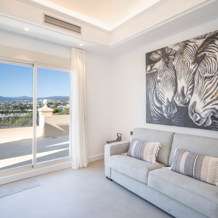 Increible Atico Duplex de 3 Dormitorios en Marbella Milla de Oro | Image 24
