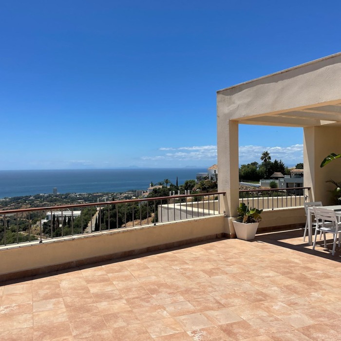 3 Bedroom Sea View Penthouse in Los Monteros, Marbella | Image 1