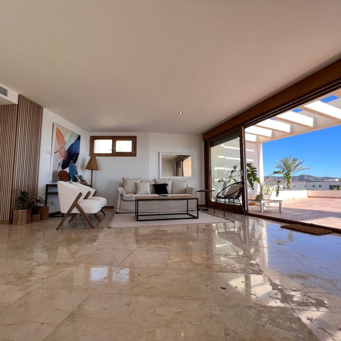 3 Bedroom Sea View Penthouse in Los Monteros, Marbella | Image 28