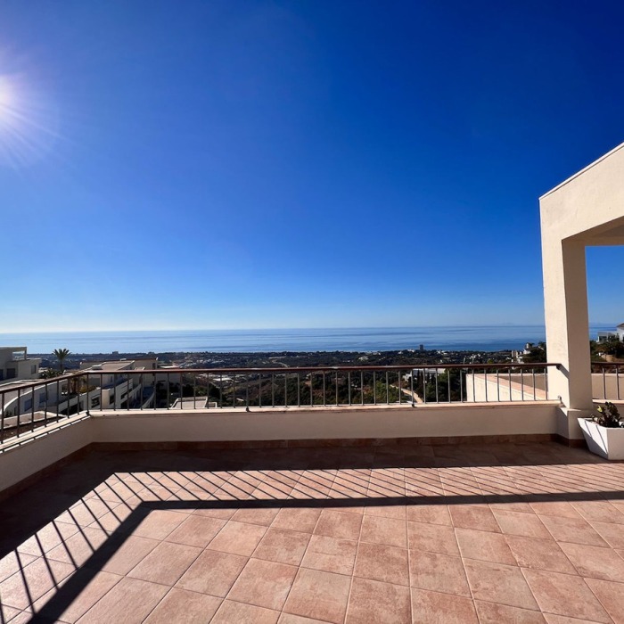 3 Bedroom Sea View Penthouse in Los Monteros, Marbella | Image 7