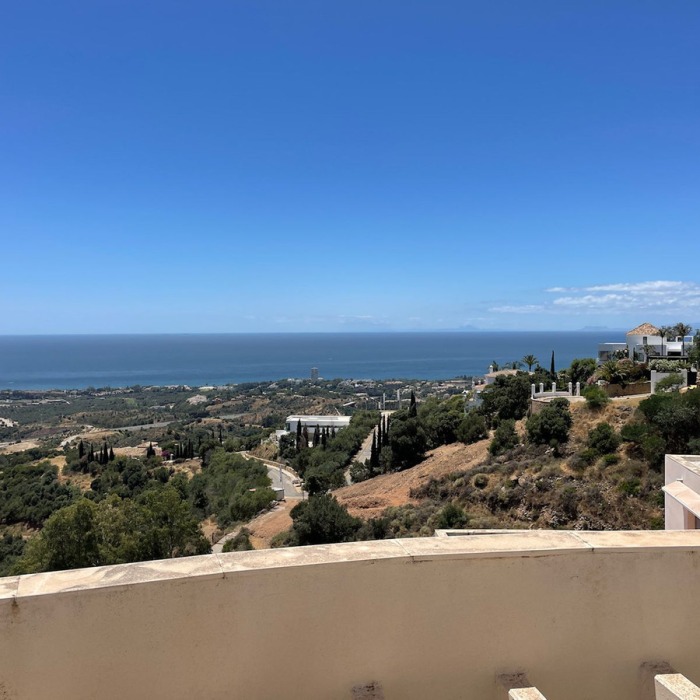 3 Bedroom Sea View Penthouse in Los Monteros, Marbella | Image 6