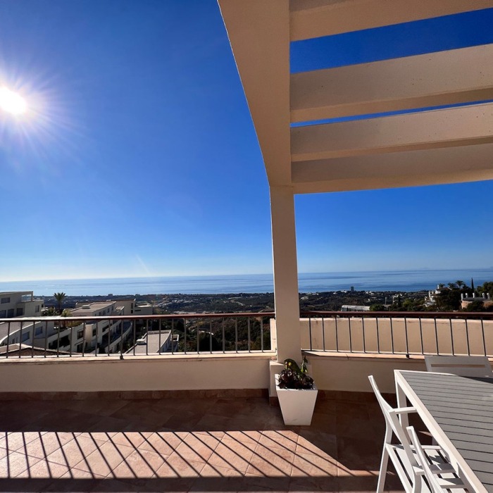 3 Bedroom Sea View Penthouse in Los Monteros, Marbella | Image 38