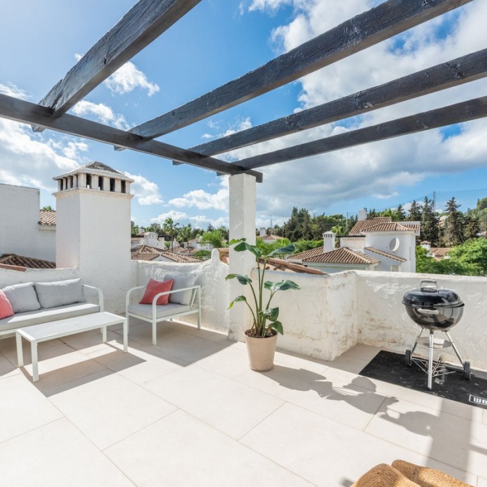 Modern 2 Bedroom Penthouse Los Naranjos in Nueva Andalucia | Image 1