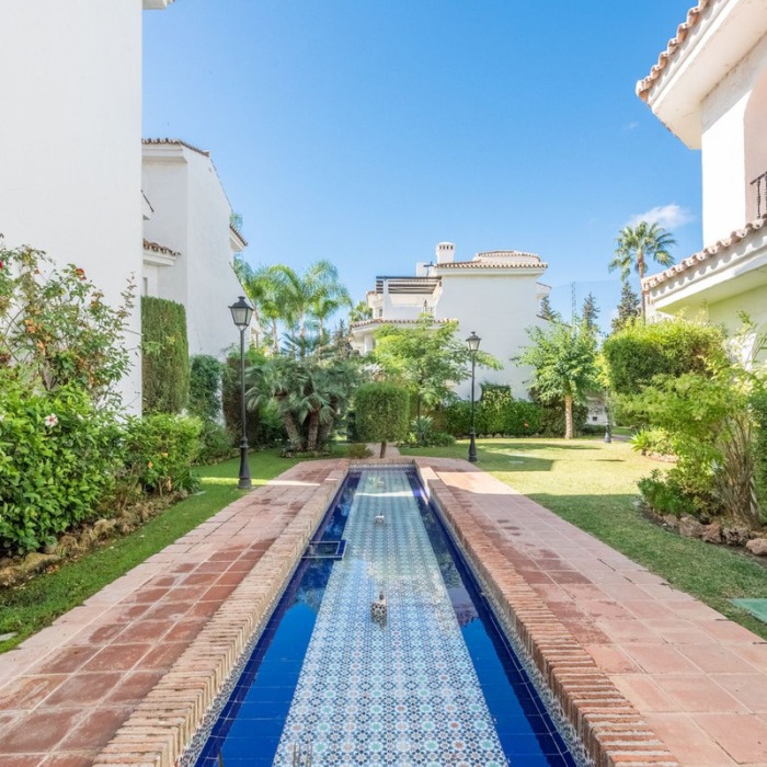Modern 2 Bedroom Penthouse Los Naranjos in Nueva Andalucia | Image 23
