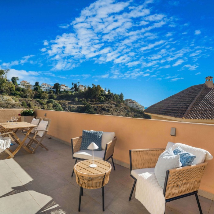 Three Bedroom Duplex Penthouse with Sea Views at Aloha Hill Club in Nueva Andalucía | Image 16