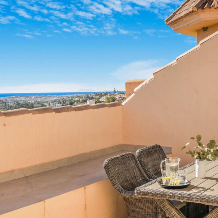 Three Bedroom Duplex Penthouse with Sea Views at Aloha Hill Club in Nueva Andalucía | Image 10