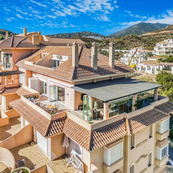 Three Bedroom Duplex Penthouse with Sea Views at Aloha Hill Club in Nueva Andalucía | Image 2