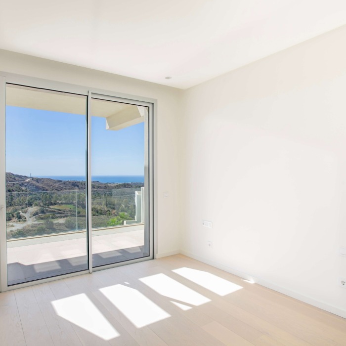 3 Bedroom Penthouse with Sea Views in Marbella Club Hills, Benahavis | Image 19