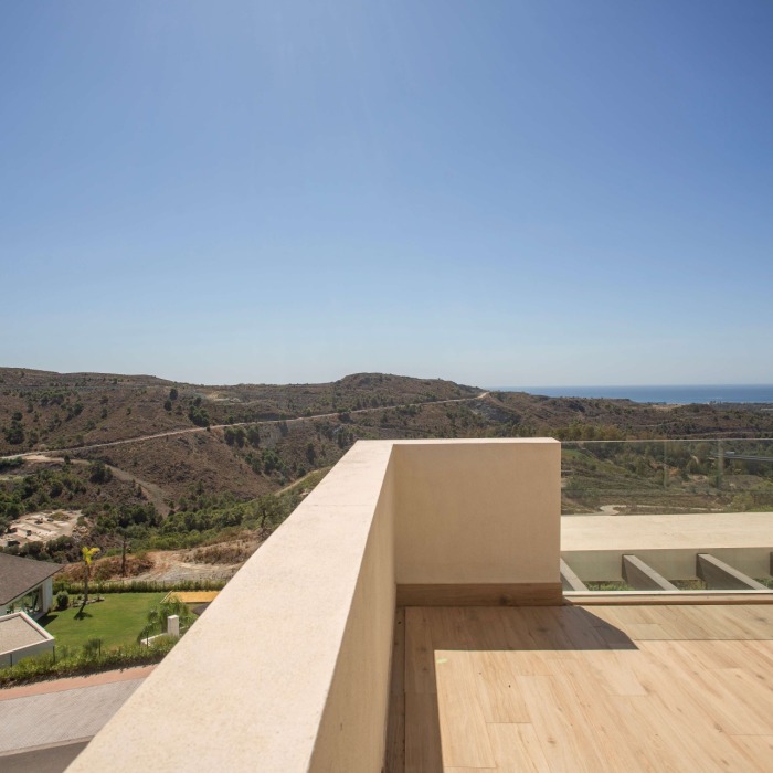 3 Bedroom Penthouse with Sea Views in Marbella Club Hills, Benahavis | Image 14