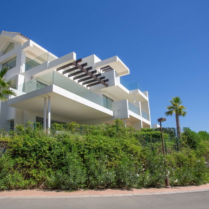 3 Bedroom Penthouse with Sea Views in Marbella Club Hills, Benahavis | Image 4
