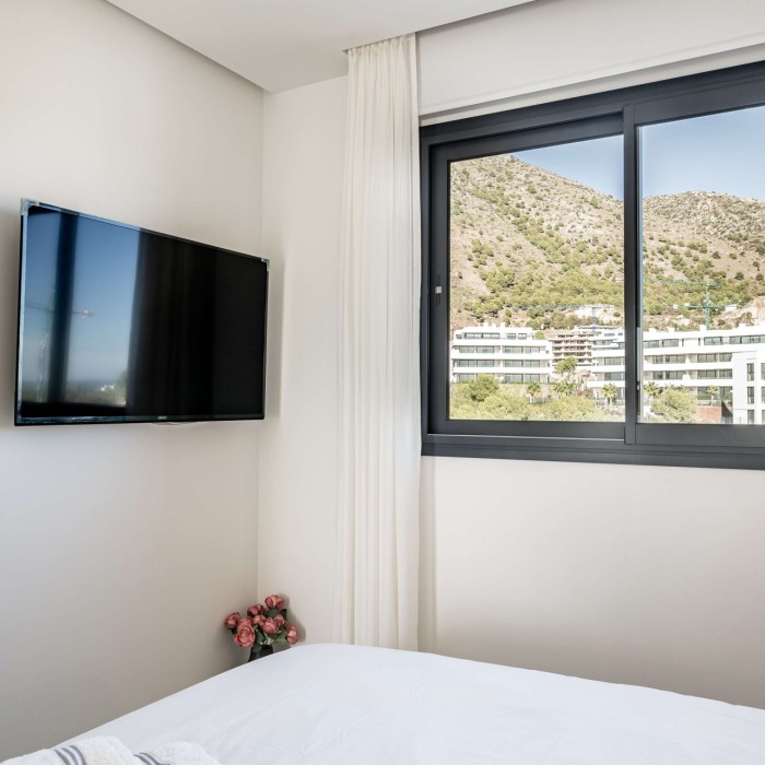 Ático de tres Dormitorios con vistas al Mar y piscina privada en Fuengirola | Image 40