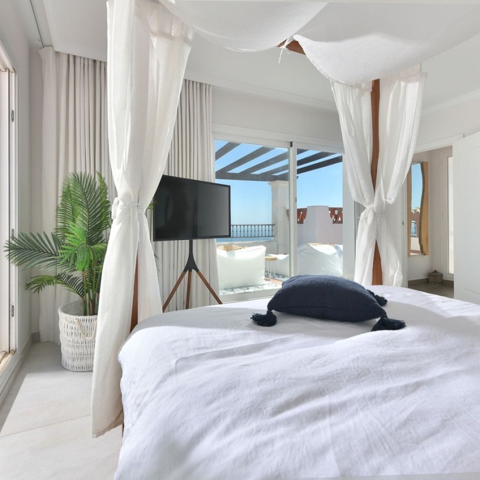 Three Bedroom Panoramic Sea View Penthouse in Calahonda | Image 13