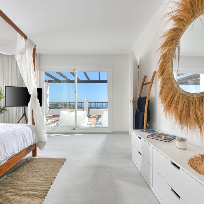 Three Bedroom Panoramic Sea View Penthouse in Calahonda | Image 12