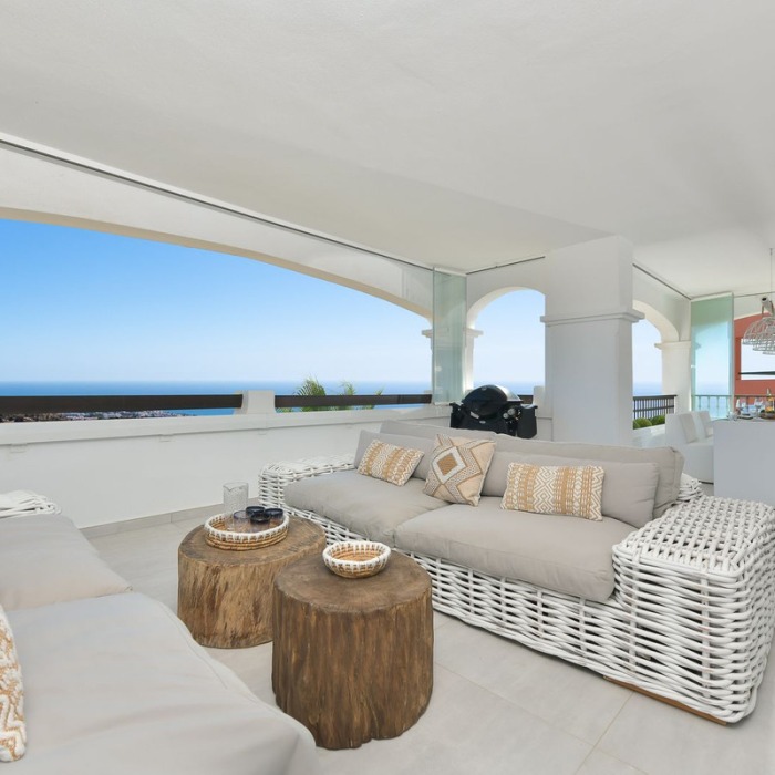 Three Bedroom Panoramic Sea View Penthouse in Calahonda | Image 4