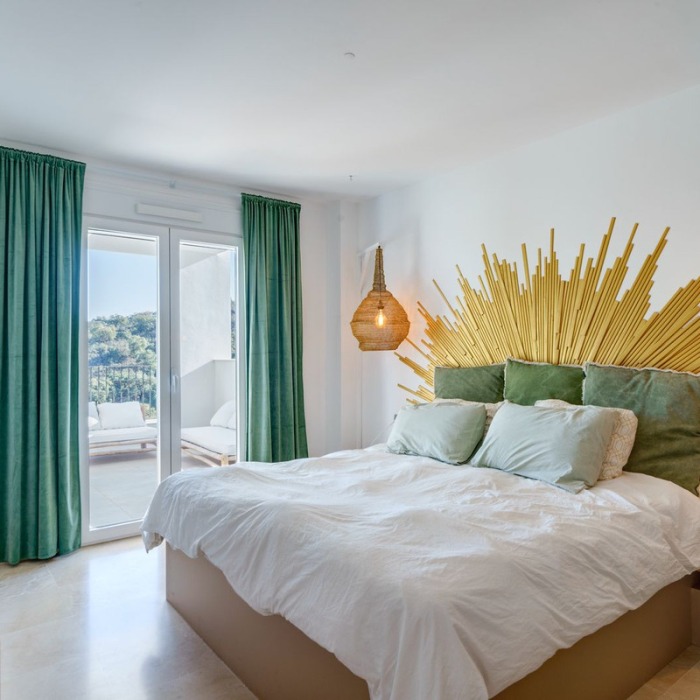Three Bedroom Sea View Apartment in Elviria | Image 18