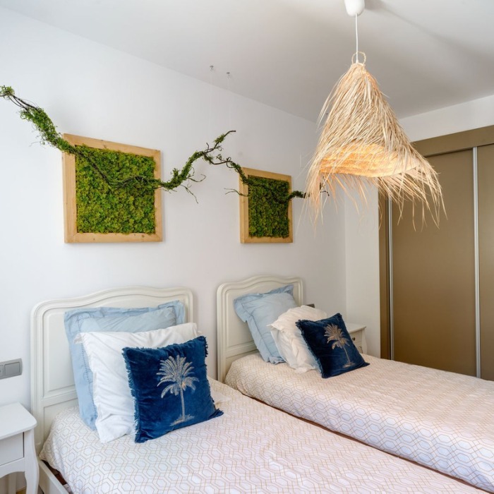 Three Bedroom Sea View Apartment in Elviria | Image 6