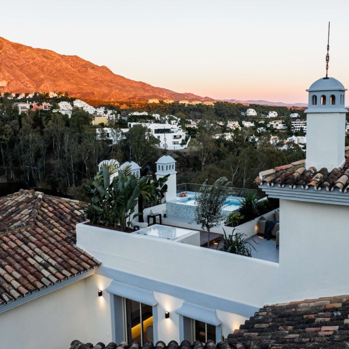 3 Bedroom Panoramic Sea View Penthouse in La Cerquilla, Nueva Andalucia | Image 36