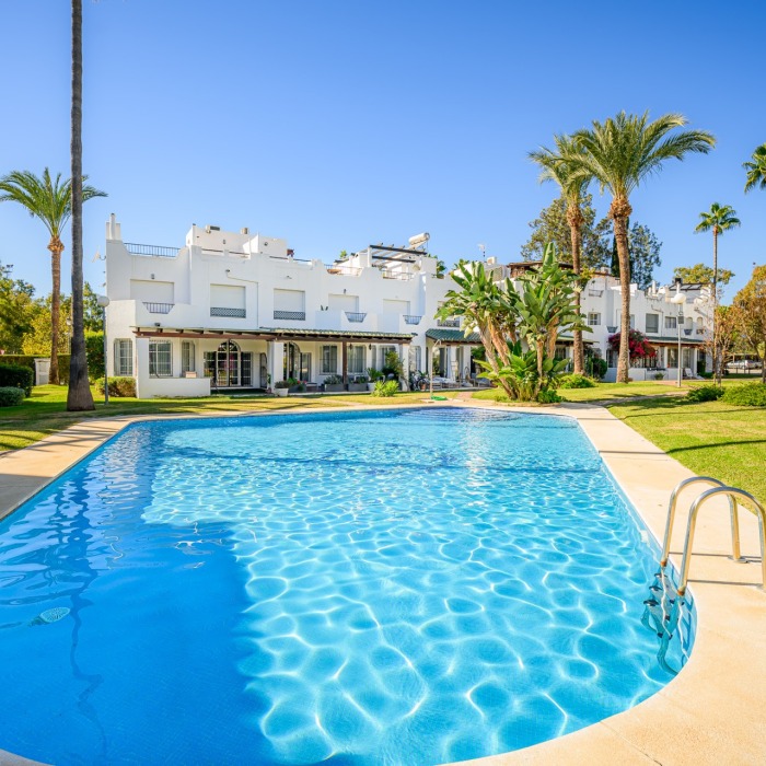 Modern 3 Bedroom Townhouse at EuropaSol in Nueva Andalucia | Image 8