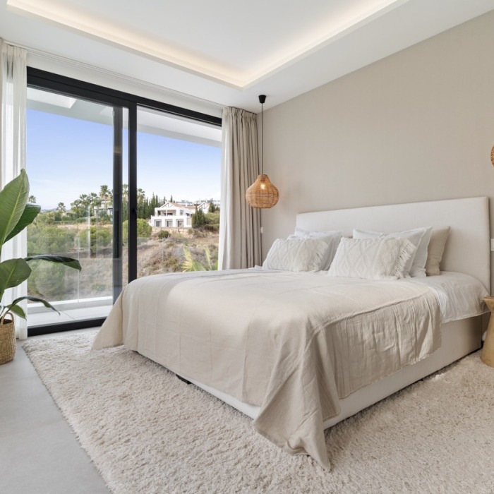 New 6 Bedroom Villa in La Resina Golf, Estepona | Image 30