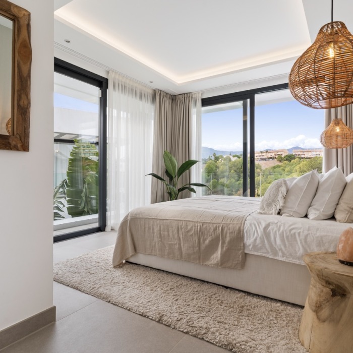 New 6 Bedroom Villa in La Resina Golf, Estepona | Image 29