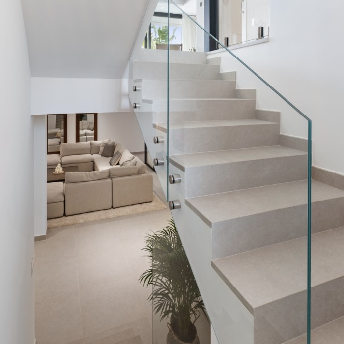 New 6 Bedroom Villa in La Resina Golf, Estepona | Image 23