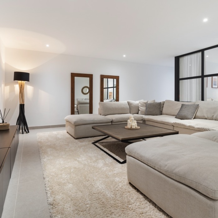 New 6 Bedroom Villa in La Resina Golf, Estepona | Image 19