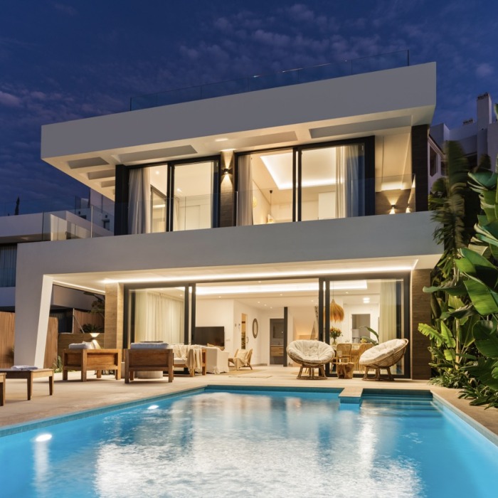 New 6 Bedroom Villa in La Resina Golf, Estepona | Image 8