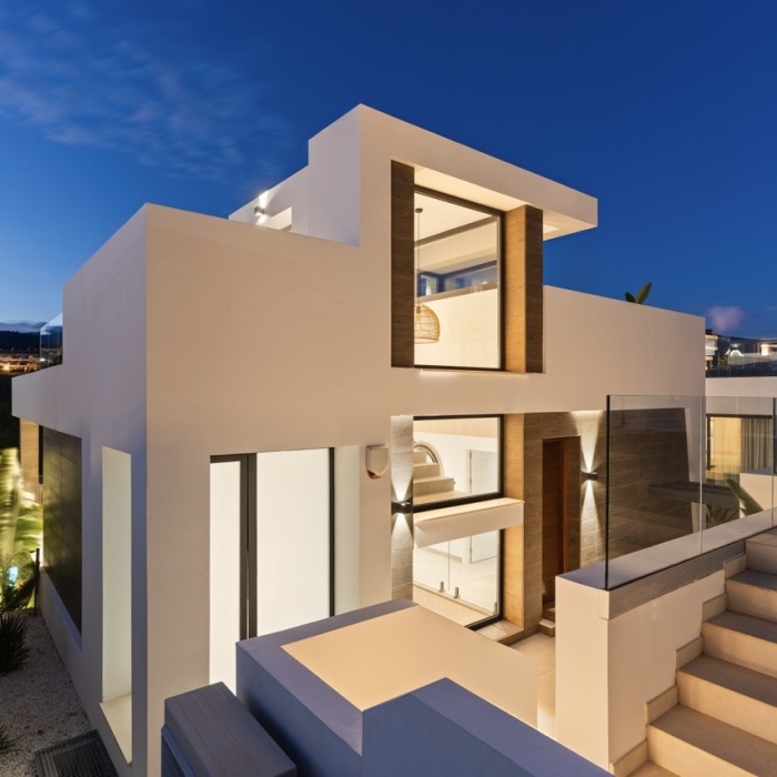 New 6 Bedroom Villa in La Resina Golf, Estepona | Image 7