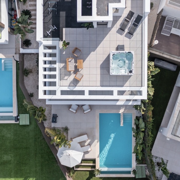 New 6 Bedroom Villa in La Resina Golf, Estepona | Image 5