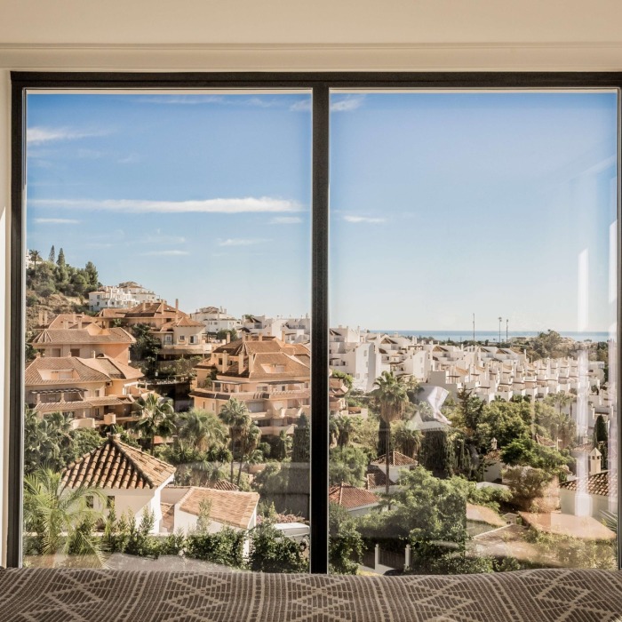 Modern 5 Bedroom Villa in Los Naranjos Hill Club, Nueva Andalucia | Image 31