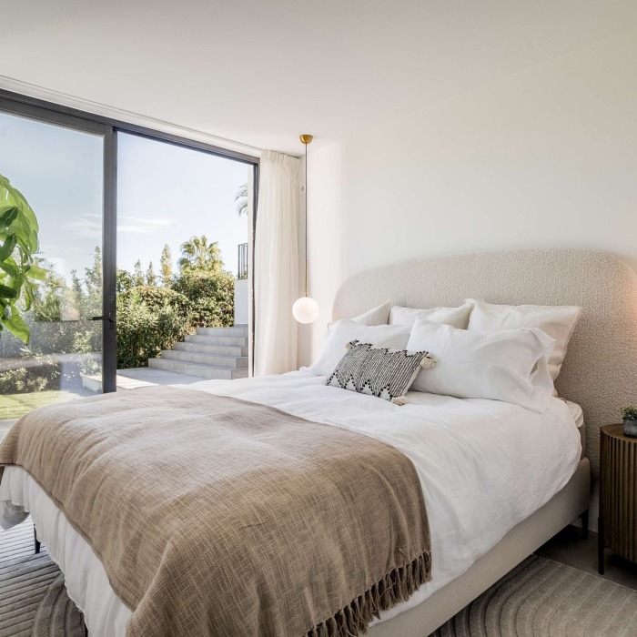 Modern 5 Bedroom Villa in Los Naranjos Hill Club, Nueva Andalucia | Image 21