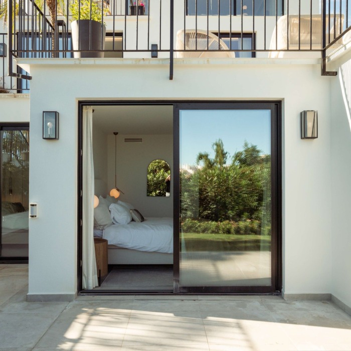 Modern 5 Bedroom Villa in Los Naranjos Hill Club, Nueva Andalucia | Image 43