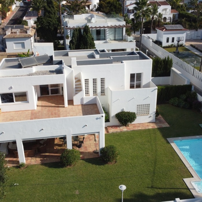 Beachside villa for sale in Marbesa, Marbella East | Image 8