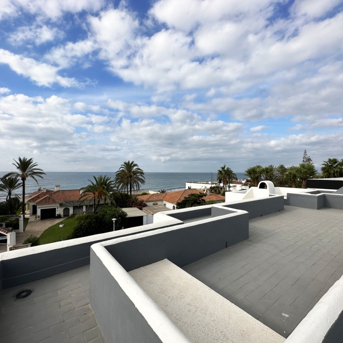 Beachside villa for sale in Marbesa, Marbella East | Image 15