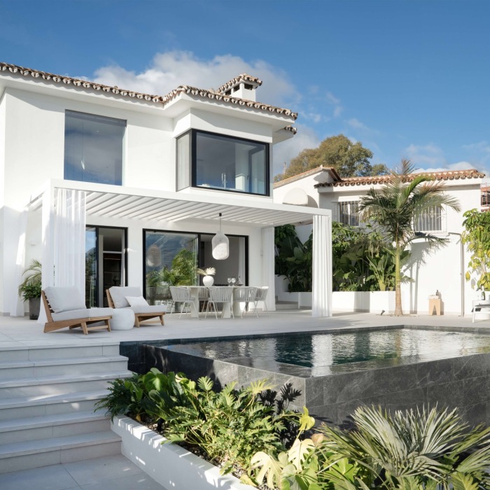 Villa for sale in Nueva Andalucia, Marbella1