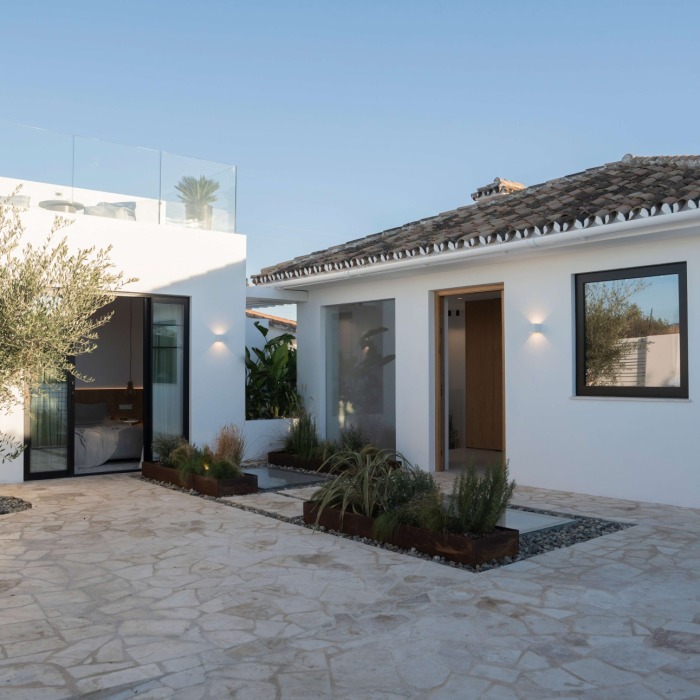 New 5 Bedroom Villa in Nueva Andalucia | Image 26