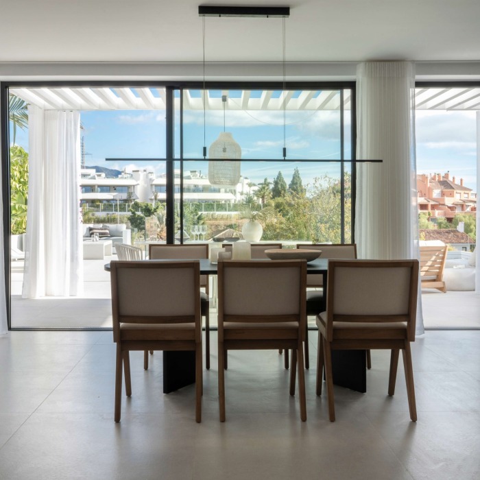 New 5 Bedroom Villa in Nueva Andalucia | Image 6