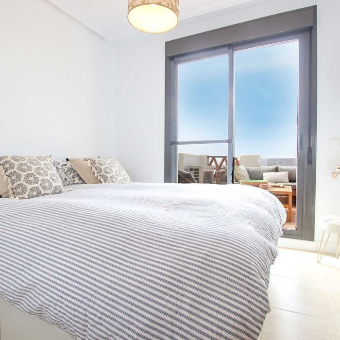 Sea view apartment in Estepona | Image 9