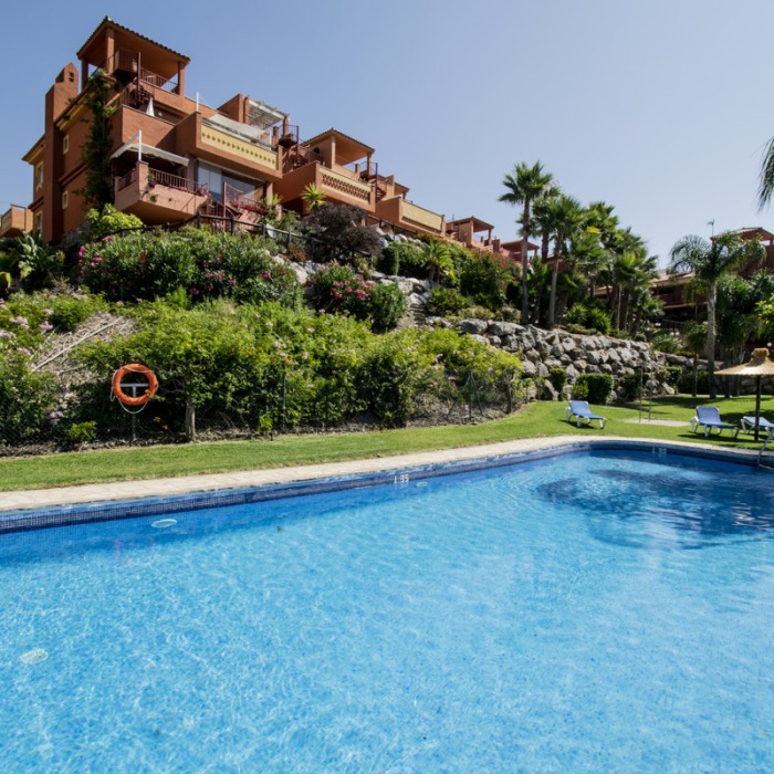 Modern Apartment with Sea Views in La Reserva de Marbella, Marbella East | Image 8