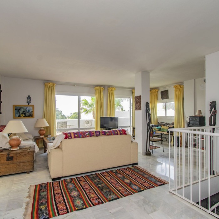 Middle-floor apartment in La Reserva de Marbella | Image 12