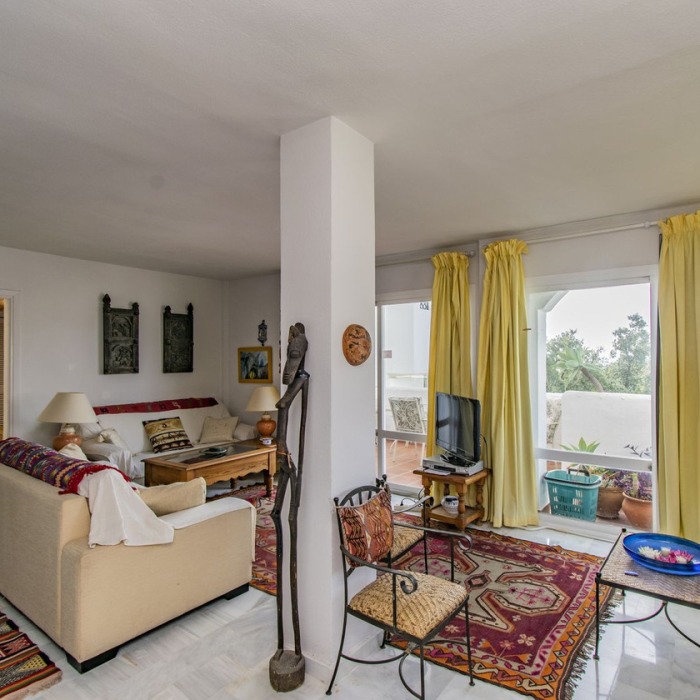 Middle-floor apartment in La Reserva de Marbella | Image 10
