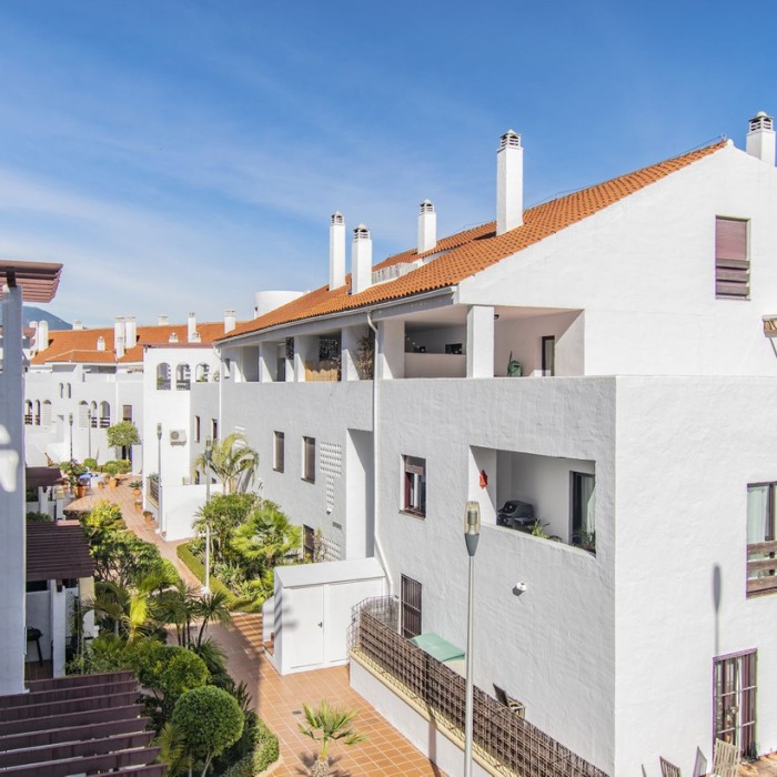 Ground Floor Apartment in Nueva Andalucia, Marbella | Image 13