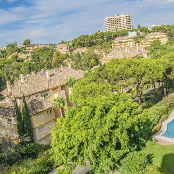 Apartamento con vistas al golf en Río Real, Marbella Este | Image 14