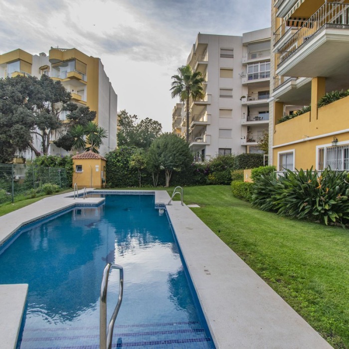 Frontline beach apartment in Marbella | Image 16