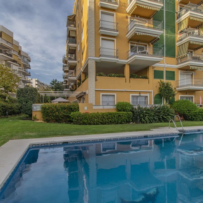 Frontline beach apartment in Marbella | Image 12