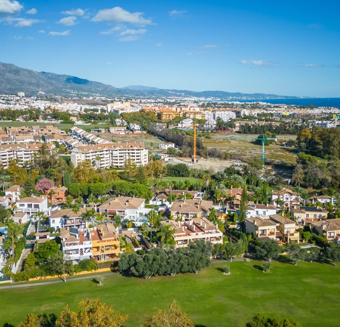 Frontline Golf Villa in Guadalmina Alta, San Pedro de Alcantara | Image 36